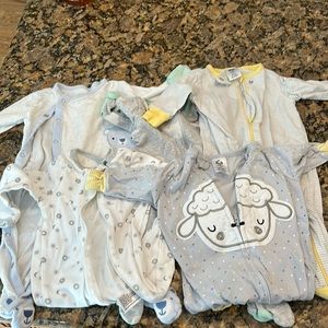 Baby Sleeper Bundle - 5 gender neutral. Size 0-3 Like New